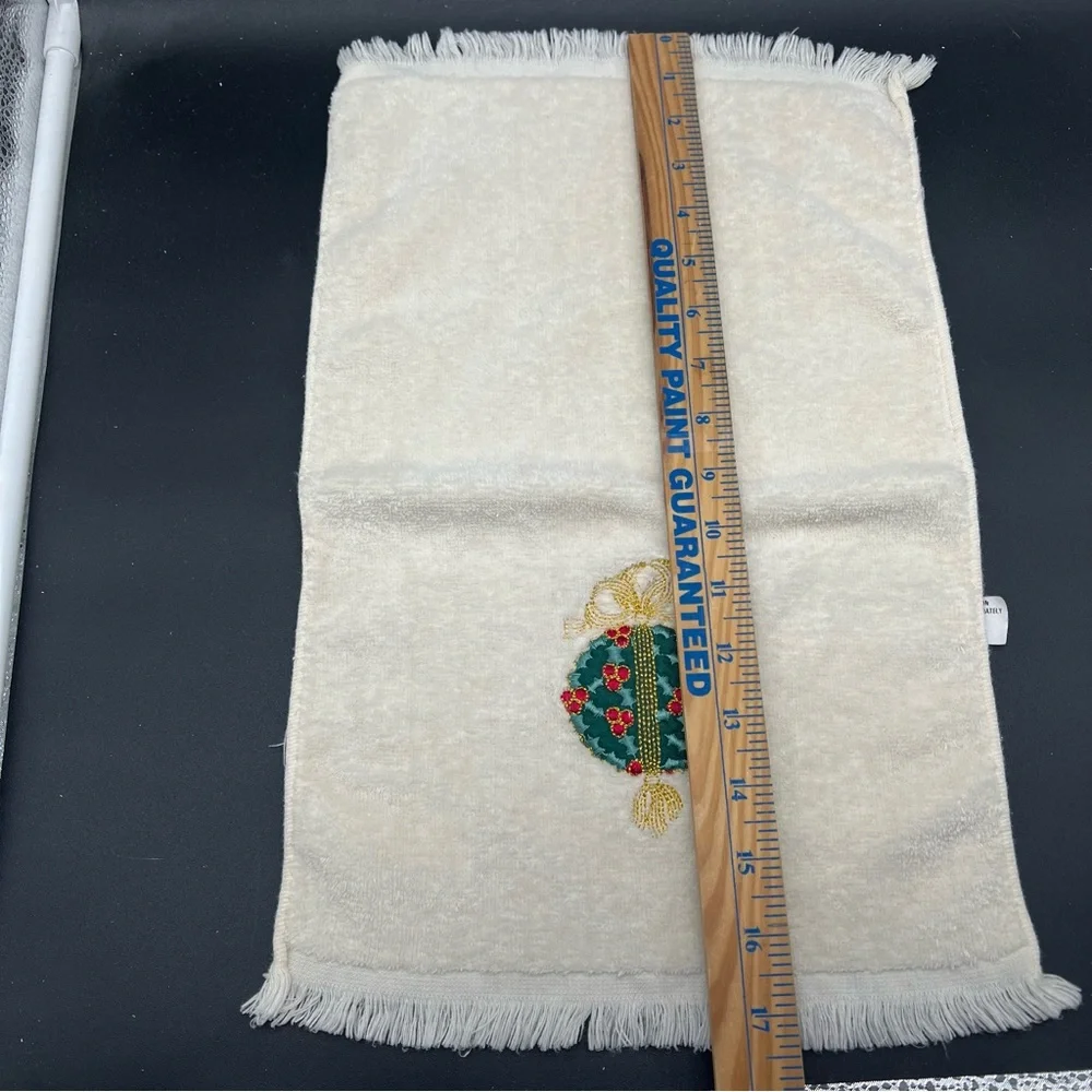 Set 2 Ivory Cotton Hand Towels Embroidered Ornament Fringe Holiday Bath